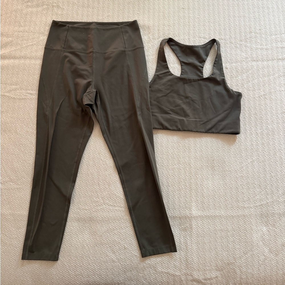 Girlfriend Collective Bra & Leggings Set • Size M
